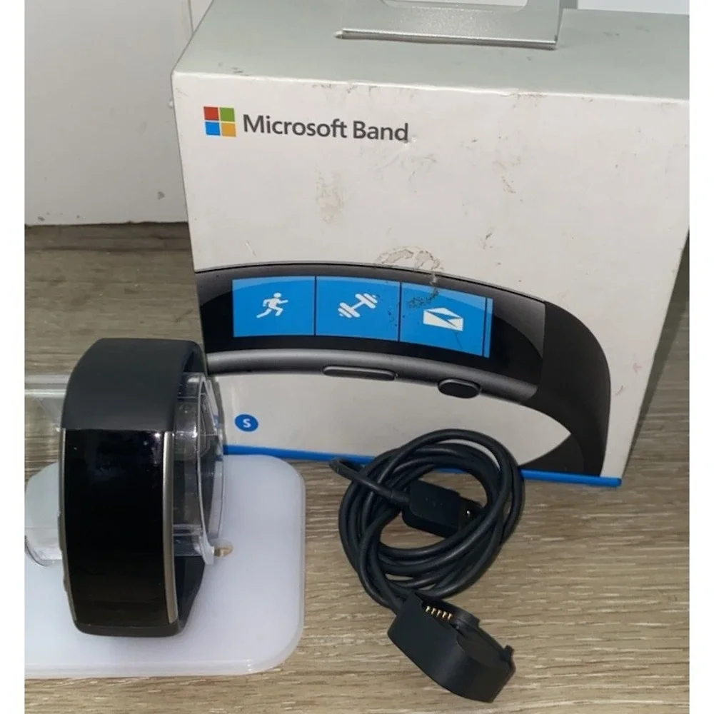 Microsoft Band 2 Smart Watch Small Model 1721 with Charger